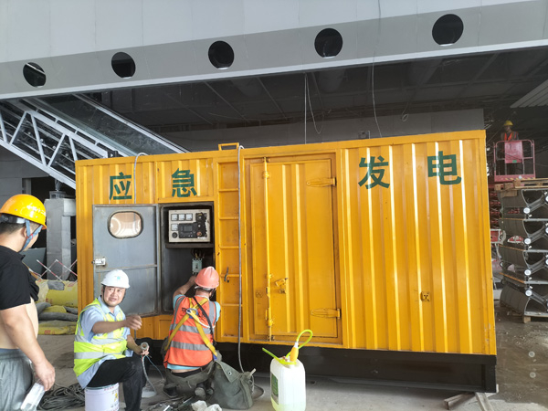 安龙怎样判断空气滤清器是否需要更换？